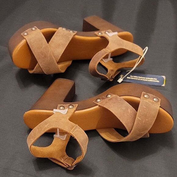 BRAND NEW SOPHIA MILANO GENUINE DISTRESS LEATHER ESPADRILLE SANDAL - Picture 12 of 14